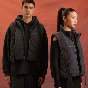 NWT Rebel Moon Forever 21 Charcoal Gray Black Puffer Vest Small Netflix